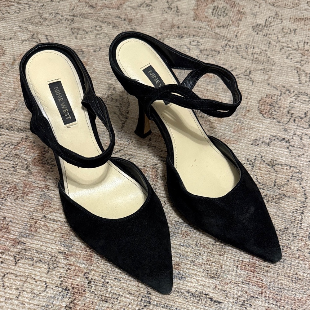 Nine West Black Suede Twisted Mule Size 7.5
